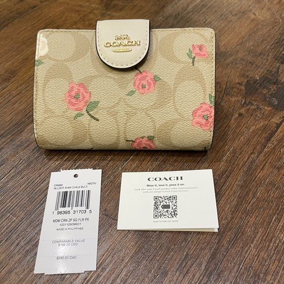 NWT Coach Medium Corner Zip Wallet In Signature Canvas With...